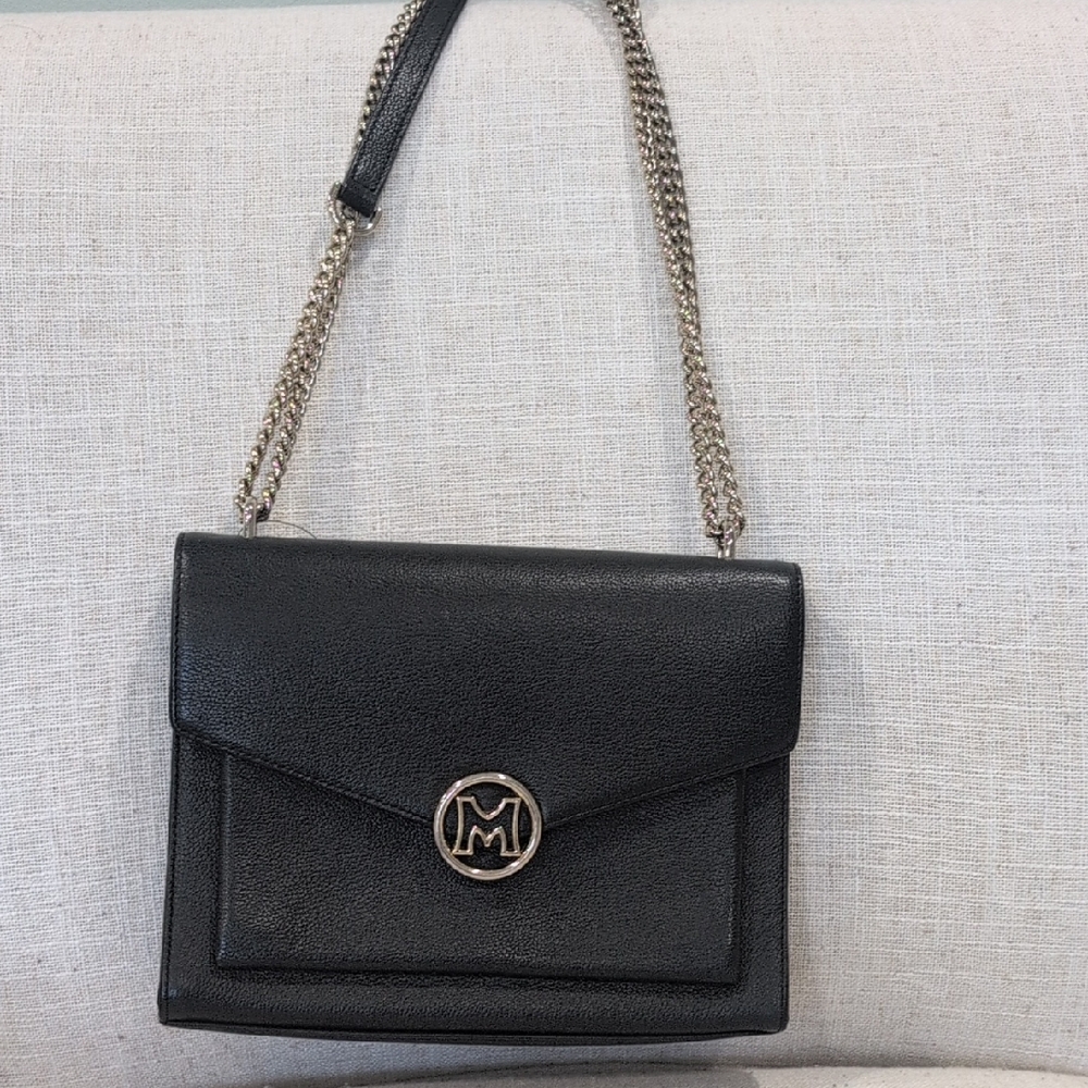 Chic Black Crossbody Bag with Chain Strap